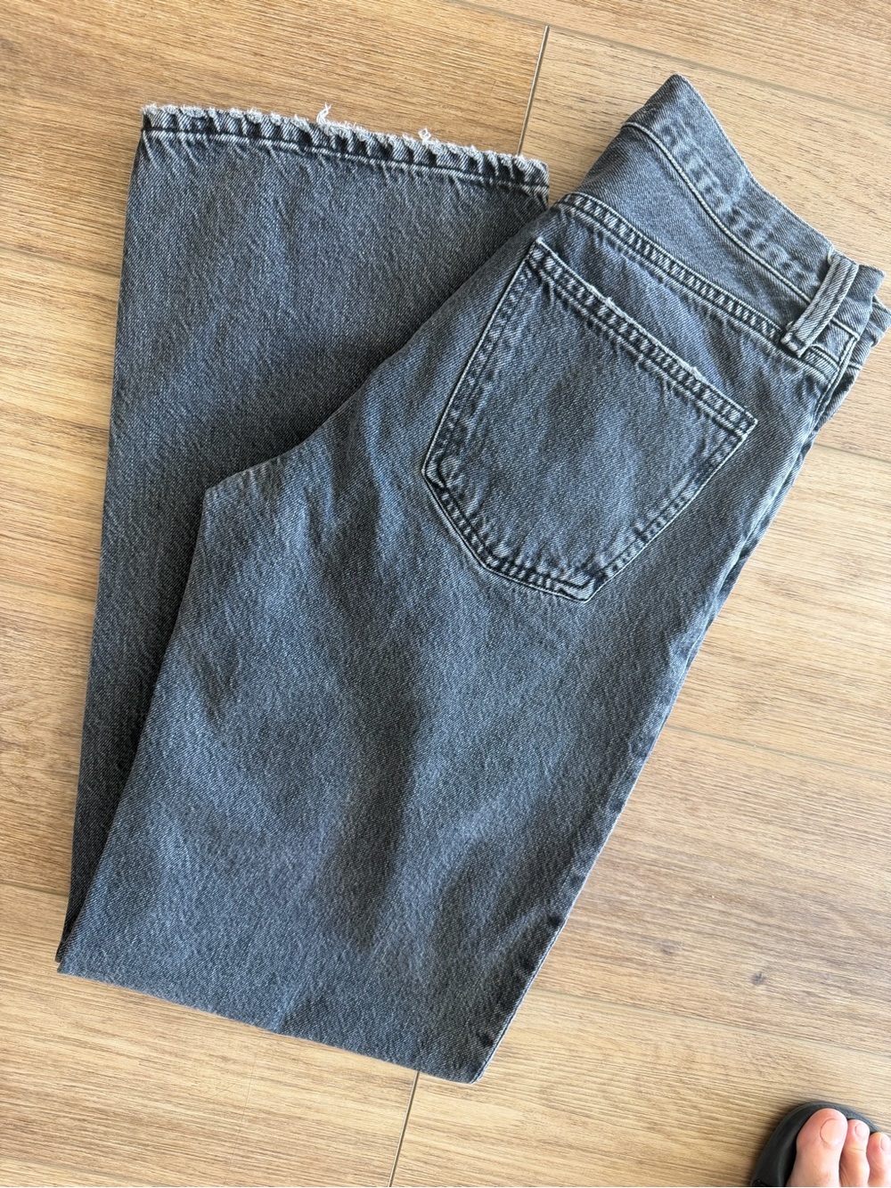 Agolde Arc women’s Black Straight Jeans - Picture 6 of 9